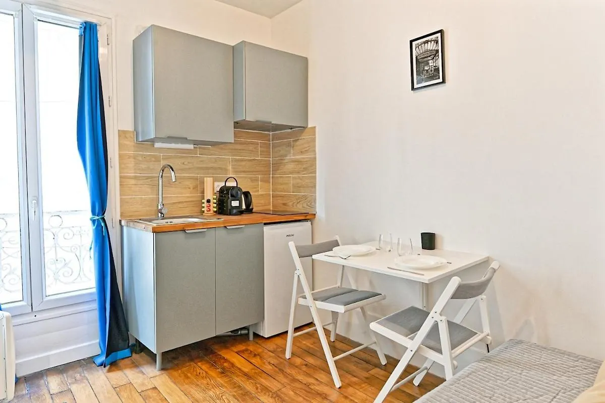 Appartement Studio Equipe Dans Le 18Eme Arrondissement Parijs
